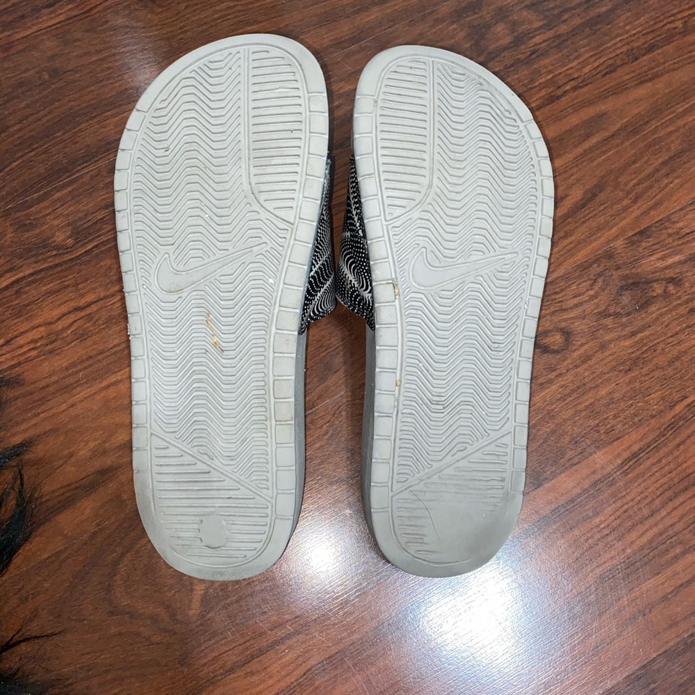 Nike Slides - Picture 6 of 6